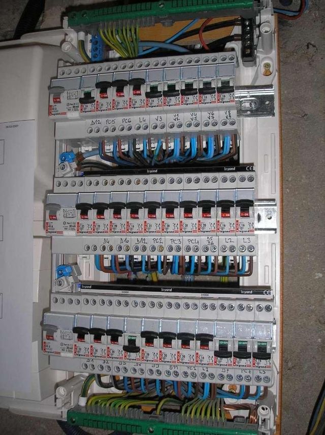 besoin d’un électricien en urgence à paris 75009 ? intervention rapide 24h/24 et 7j/7 pour tout dépannage électrique. devis gratuit, efficacité et sécurité garanties.
