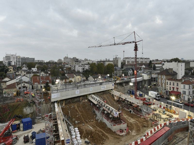 faites rénover votre maison ou appartement à cachan avec des professionnels qualifiés. travaux de rénovation intérieure et extérieure, devis gratuit et accompagnement personnalisé.